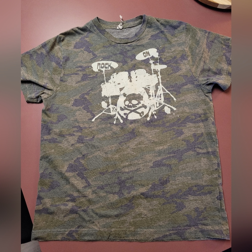 Boys Youth Large band t-shirt.  Unknown brand, Camo